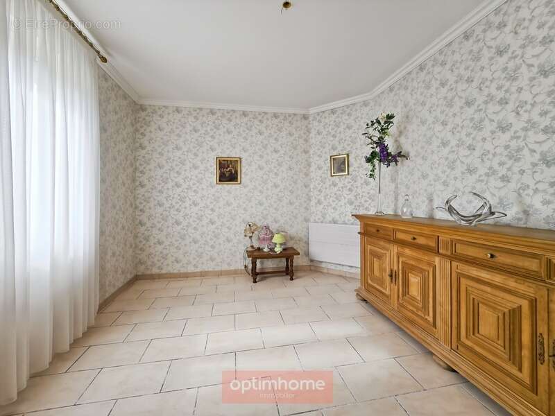 Maison à CROISILLES