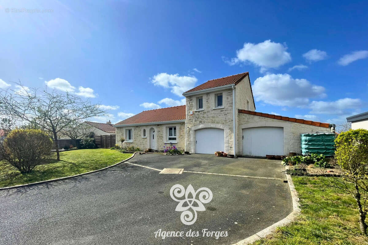 Maison à LE LANDREAU