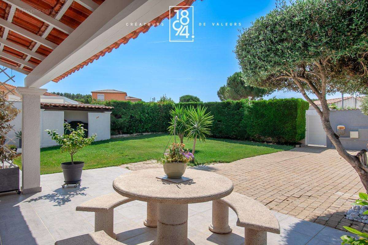 Maison traversante T4 de m² sur 110m² de terrain avec piscine, pool house et garage – Secteur Chantegrive - photo 5