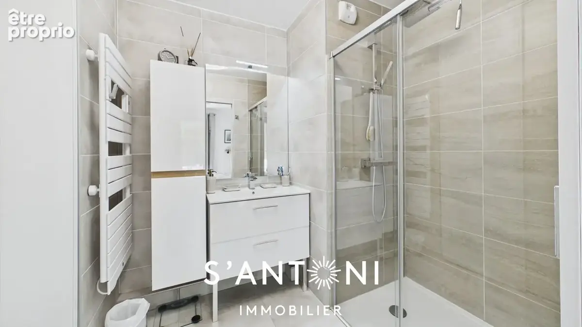 Élégant T2 de 55 m² avec terrasse et climatisation réversible  Immeuble de standing - photo 7