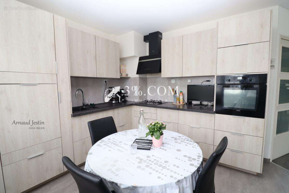 Maison à SAINT-JACQUES-DE-LA-LANDE