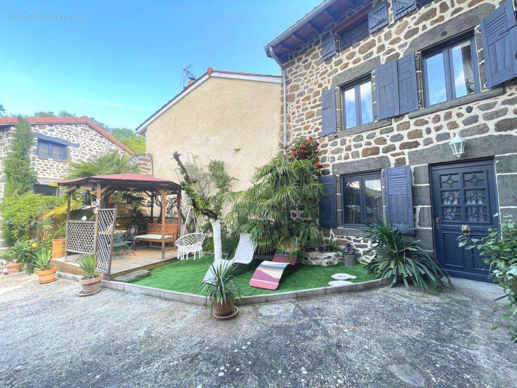 Maison à POLIGNAC