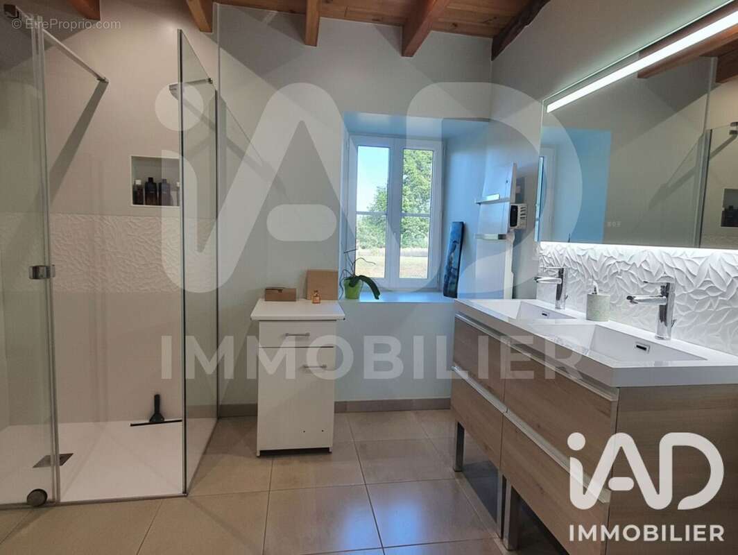 Photo 8 - Maison à CHASSENEUIL-SUR-BONNIEURE