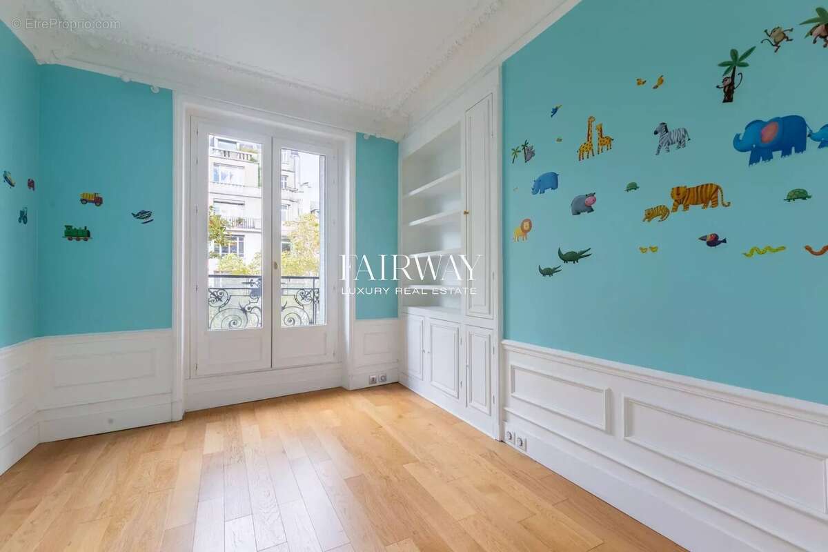 Appartement à PARIS-3E
