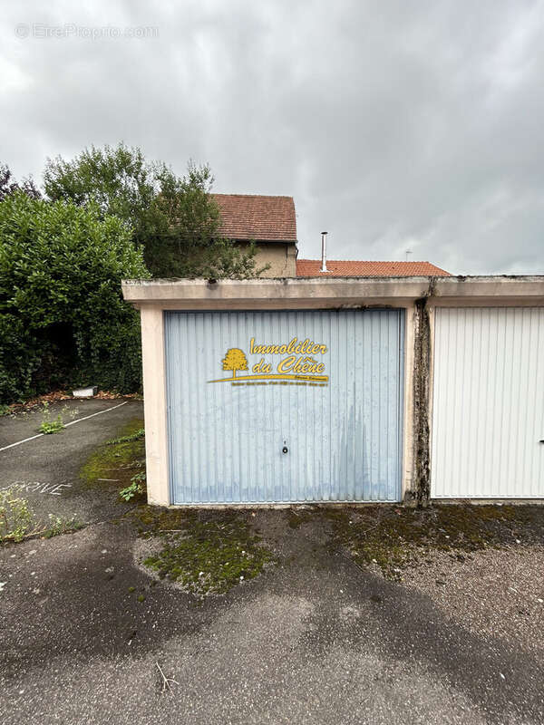 Parking à LUXEUIL-LES-BAINS