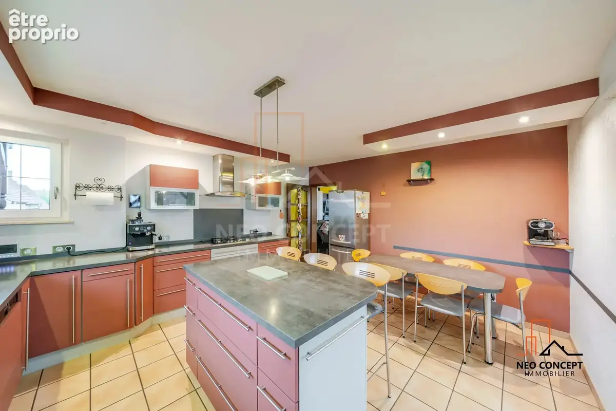 * SOUFFLENHEIM - Charmante Maison de 170 m² au sol, construite sur 9.36 ares de terrain ! * - photo 7