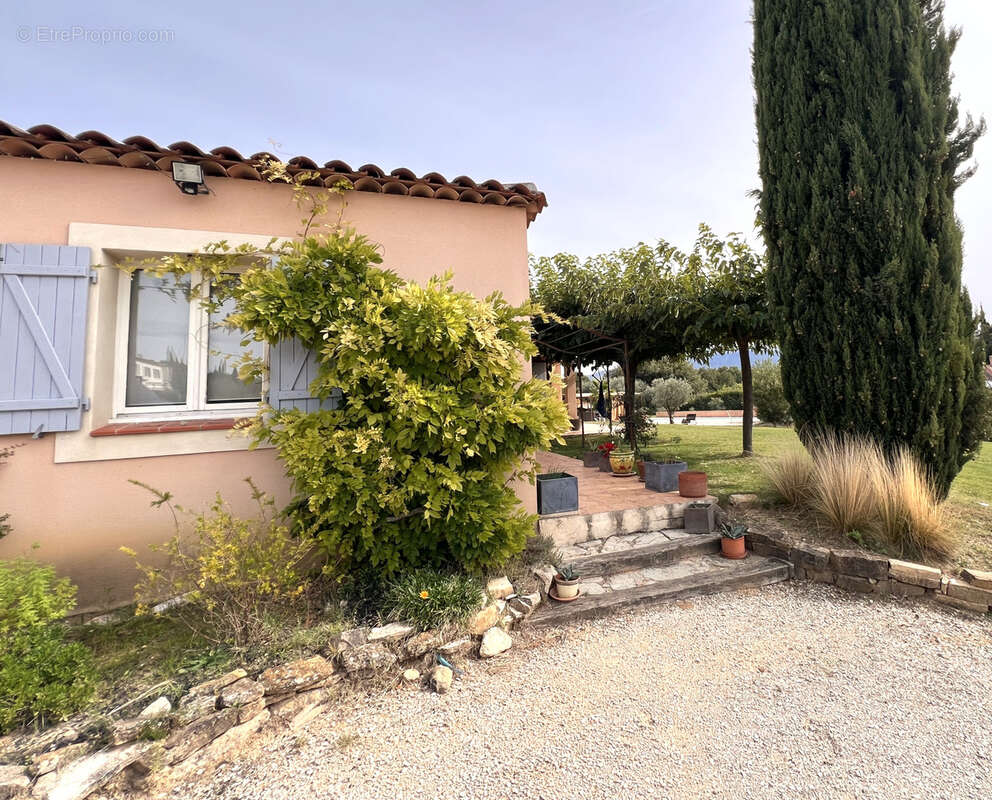 Maison à POURRIERES