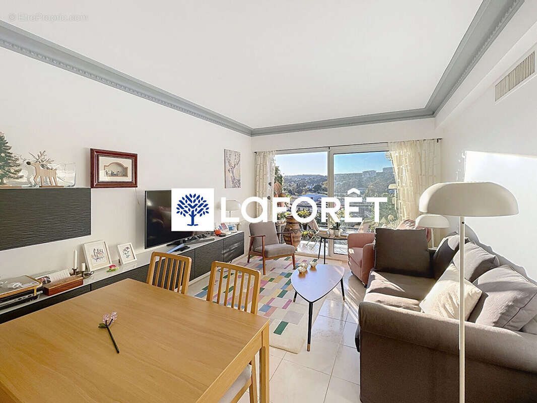 Appartement à CAGNES-SUR-MER