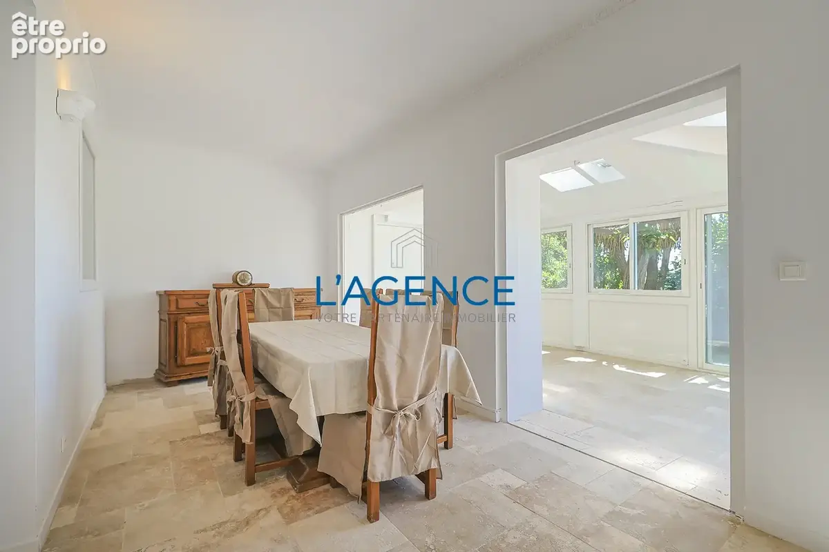 Exceptionnel Chateaubriand grand T4 de 115 m2 avec jardin au calme absolu. - photo 8
