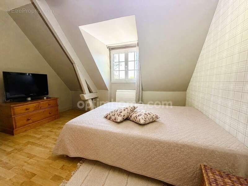 Maison normande de caractère de 162m² avec dépendances, 6 pièces, 3 chambres, plan d'eau et parc paysager - CERNAY (14290) - photo 14