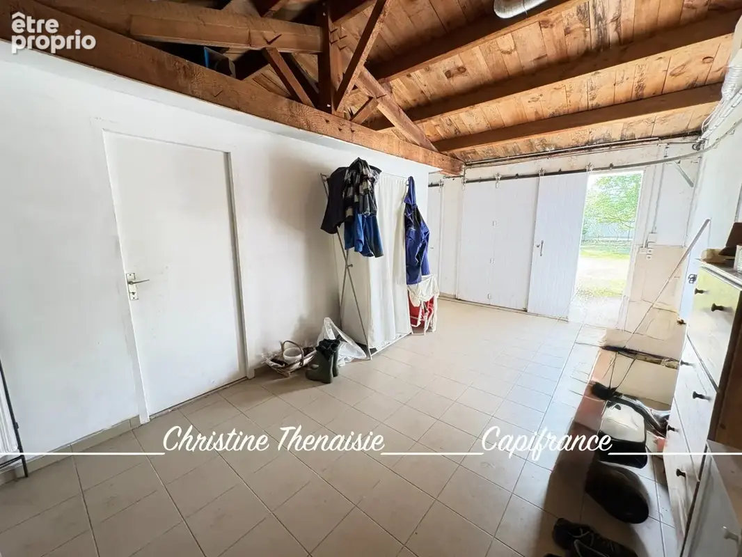 Maison à vendre sur un terrain de 2000 m2 - 4 chambres - Bureau - 3 salles d'eau - 3 wc - Dépendance de 110 m2 et garages LA GAR - photo 24