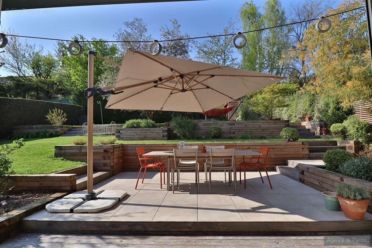 Maison à VERRIERES-LE-BUISSON