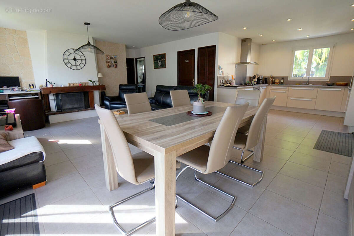 Maison à MEZIERES-SUR-SEINE