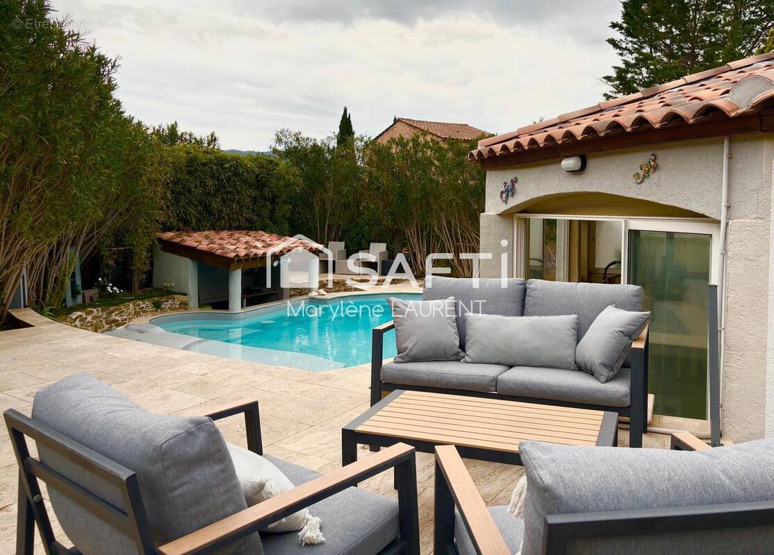 Photo 1 - Maison à CUERS