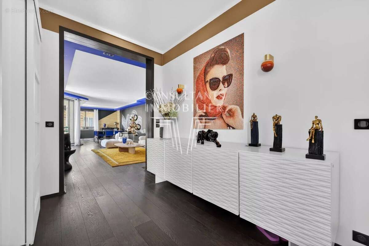 Appartement à PARIS-16E