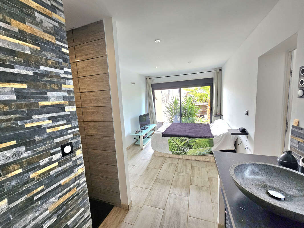 Maison à SAINT-THIBERY