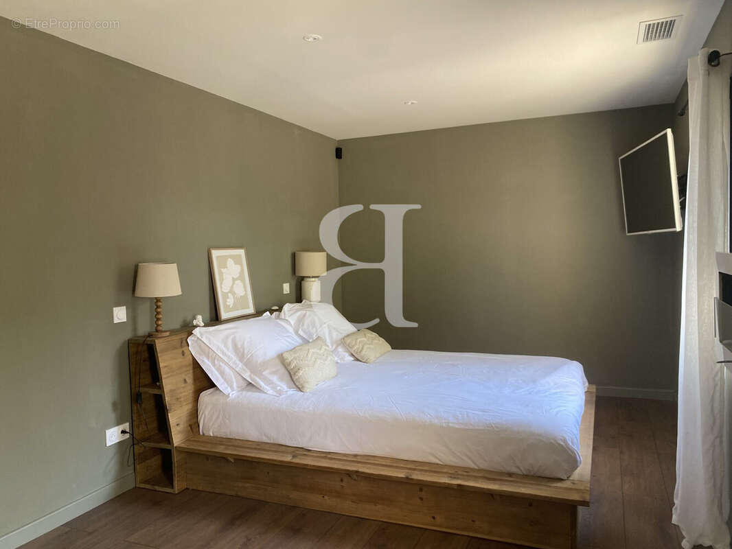 Maison 255 m² à Vaison-La-Romaine  - photo 9