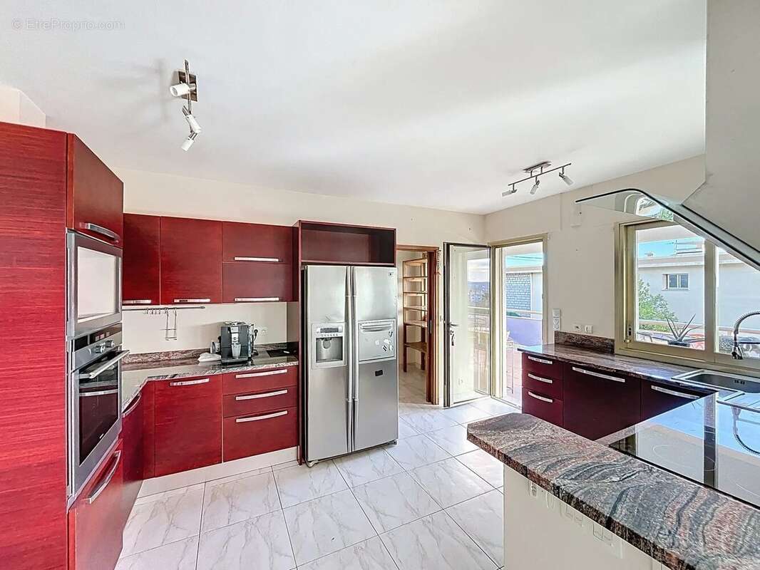 Maison à SAINT-LAURENT-DU-VAR