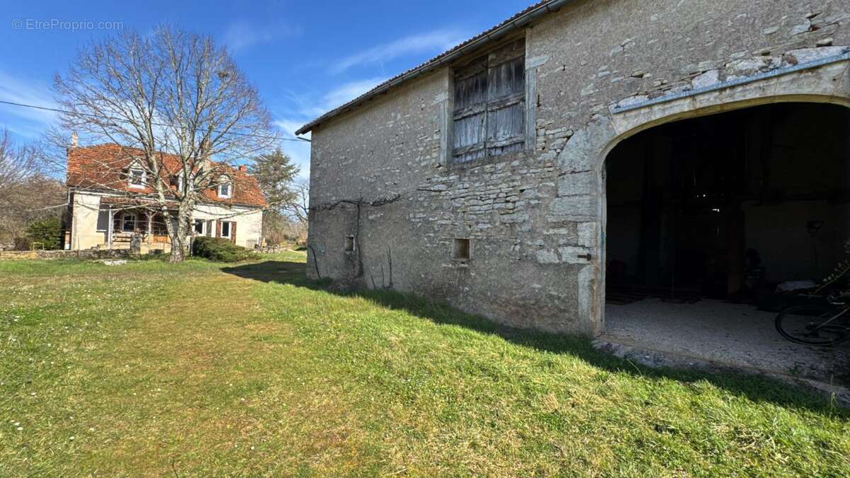 Maison à LIMOGNE-EN-QUERCY