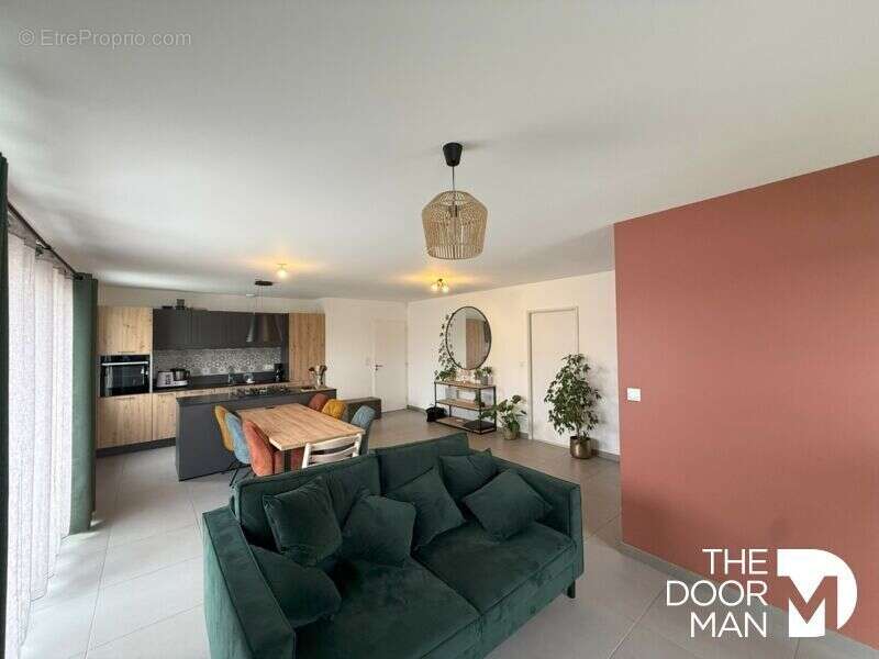 Maison à SAINTE-RADEGONDE-DES-NOYERS