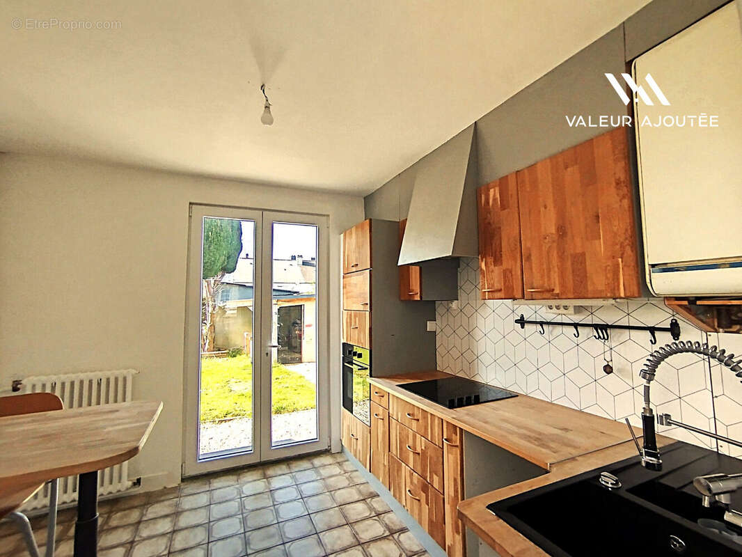 Cuisine - Maison à VALOGNES