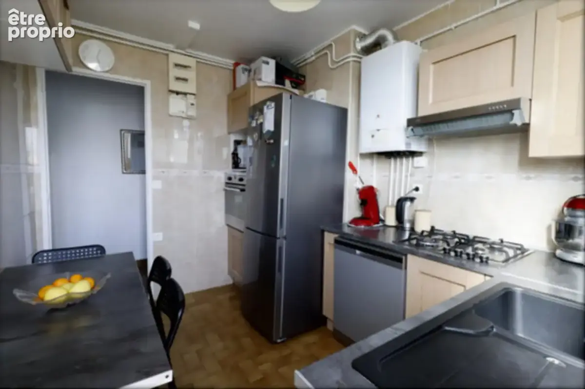 Dpt Bouches du Rhône (13), à vendre appartement T4 avec terrasse fermée et loggia - photo 5