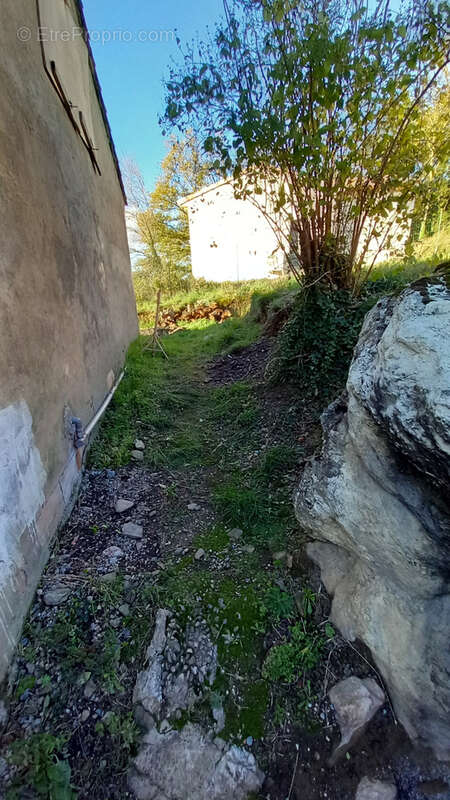 Maison à COLOMBIERES-SUR-ORB