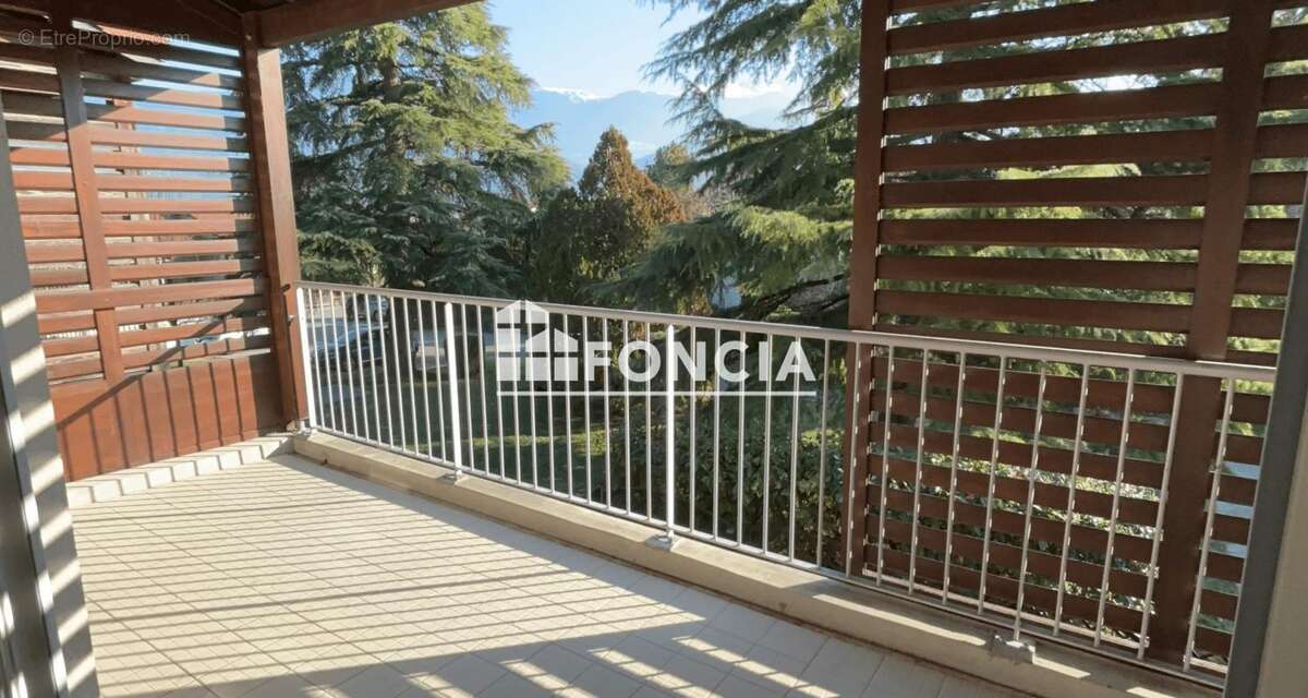 À vendre ,Spacieux T4 dans résidence recherchée avec vue exceptionnelle sur Belledonne - photo 4