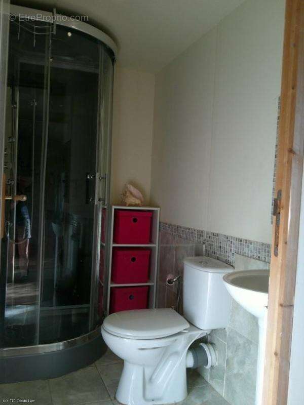 Grange Rénovée : Comprenant 4 Chambres et Terrain de 4382m² - photo 17