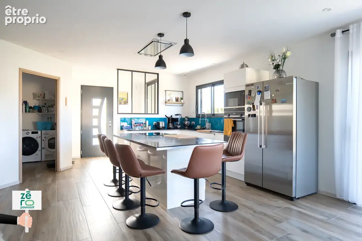 Ensemble immobilier récent de plain-pied à Saint-Michel-en-l’Herm   Maison de 110 m2 et logement indépendant - photo 7