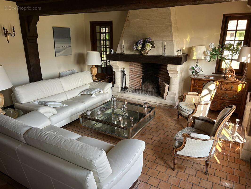 Maison à PONT-L&#039;EVEQUE