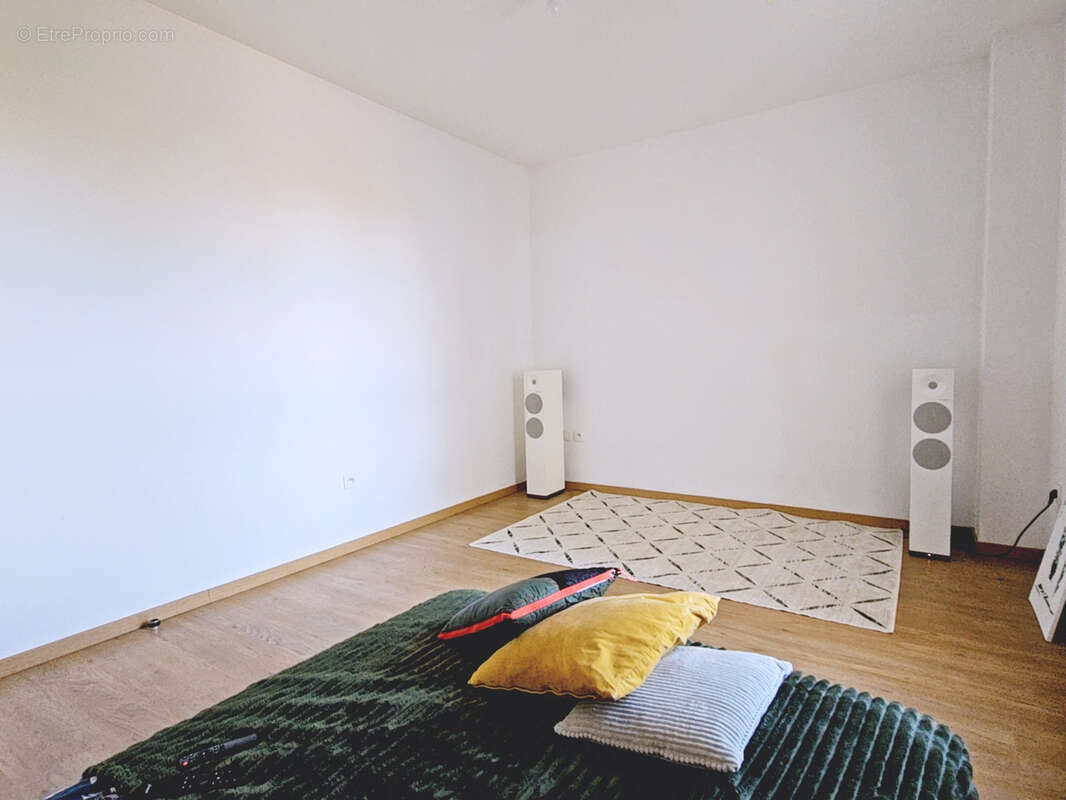 Duplex aux allures de maison / 62,25 m2 avec extérieur et parking privatif   Marly, secteur Rhonelle - photo 17