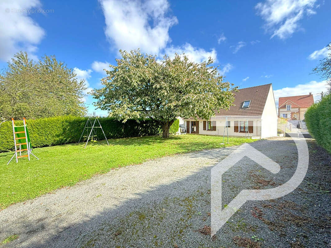 Maison à SAINT-JUST-EN-CHAUSSEE