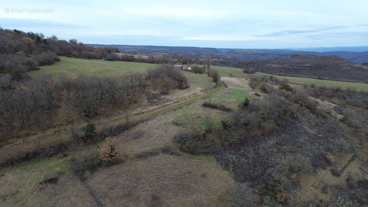 Terrain à AURIAC-L'EGLISE