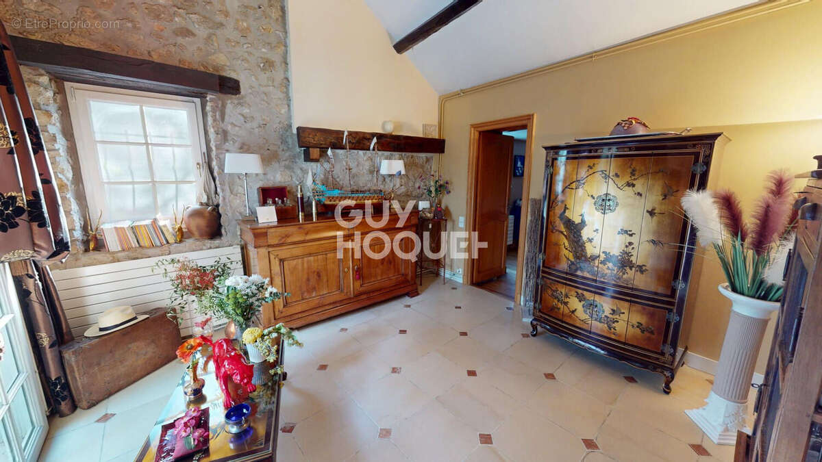 Maison à COURSON-MONTELOUP