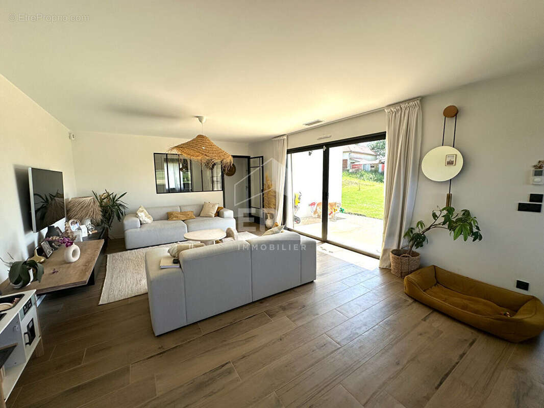 Maison à POUYASTRUC