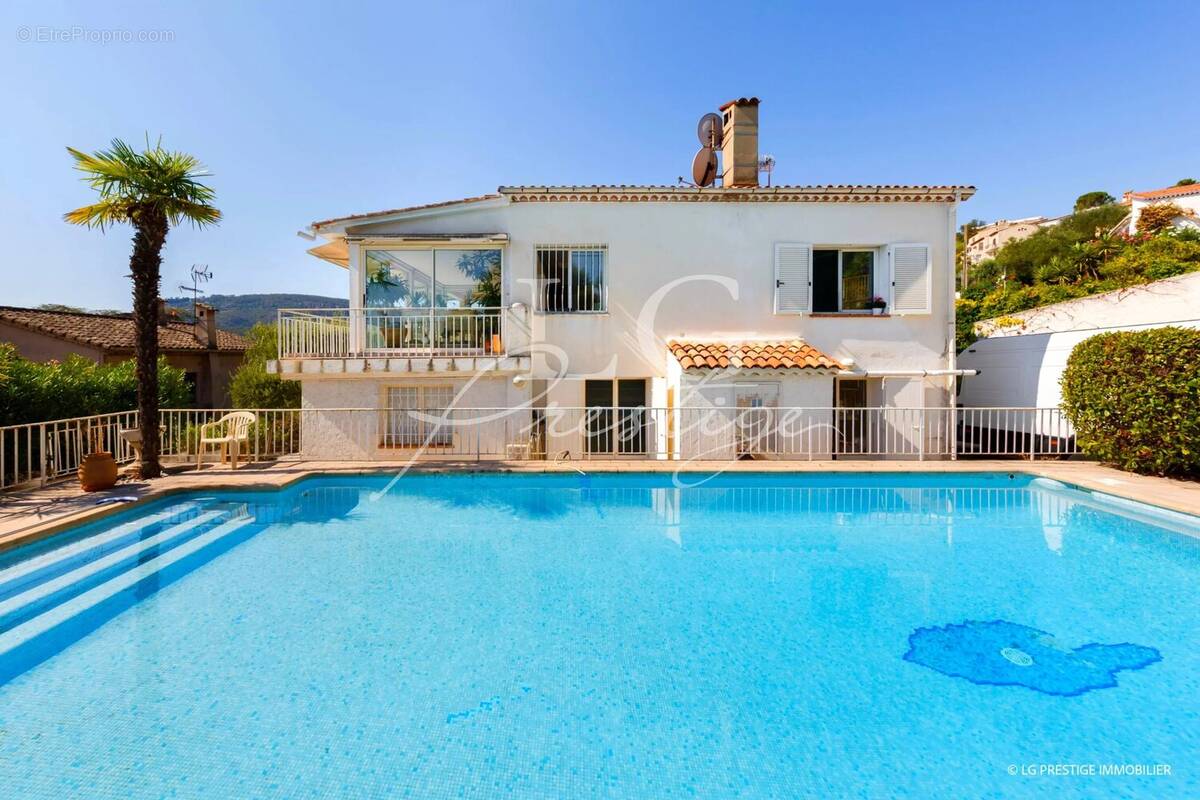 Villa de 7 pièces en centre ville - photo 2