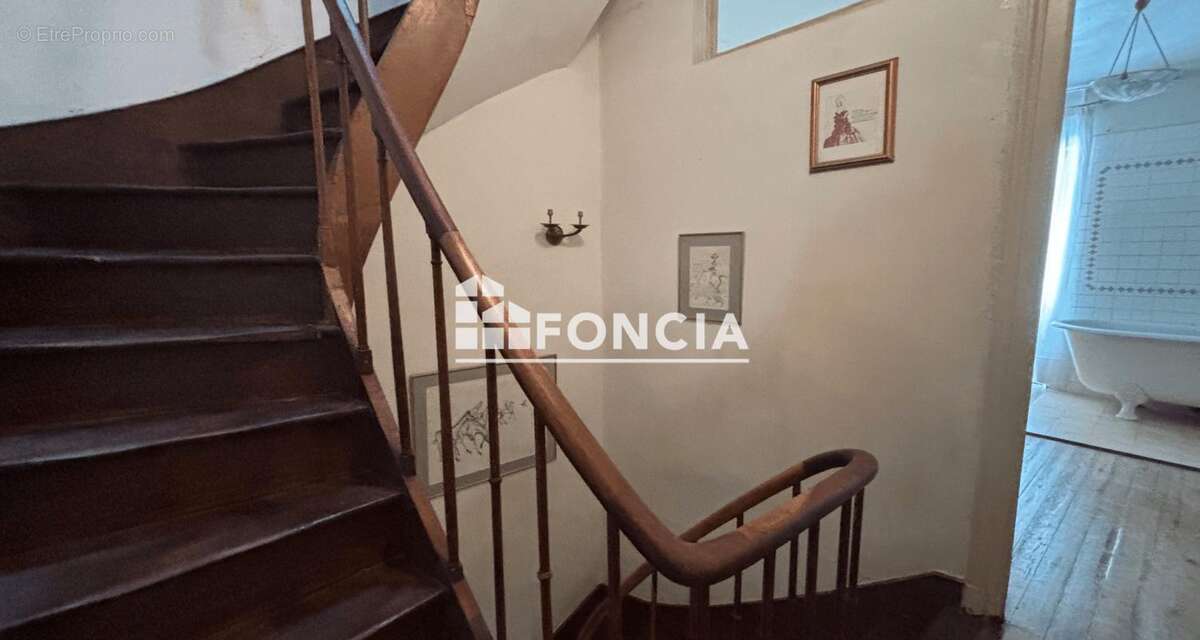 Maison à LA BAZOGE