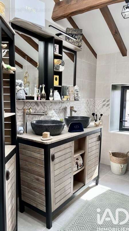 Maison 263 m² à Saint-Fort-Sur-Le-Ne  - photo 9