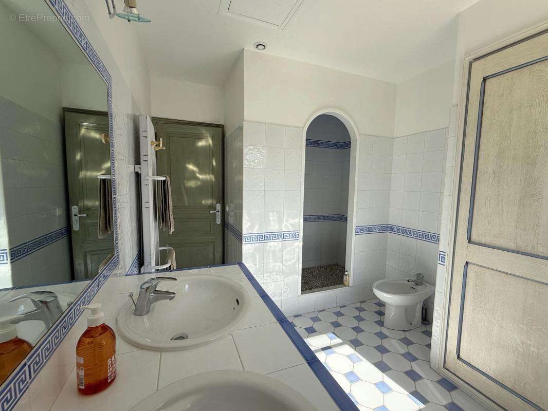 Maison à SAINT-MAXIMIN-LA-SAINTE-BAUME