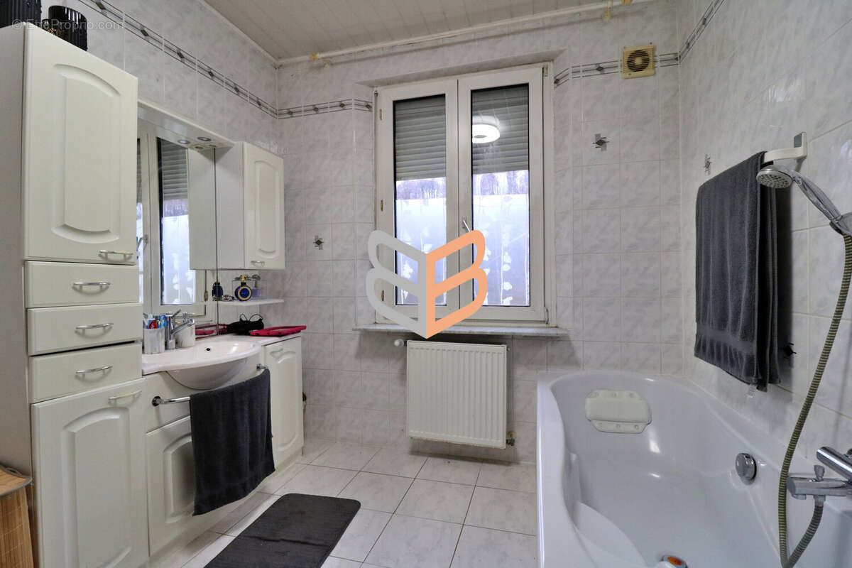 Maison 118 m² à Ottange  - photo 4
