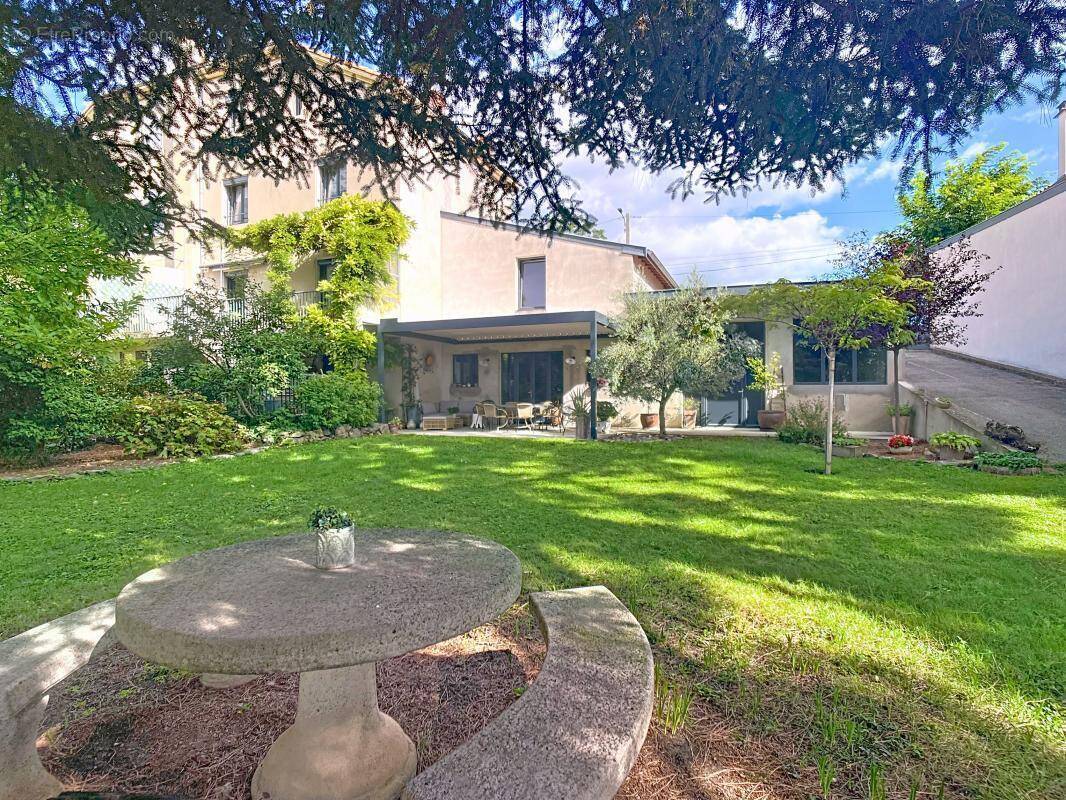 Maison à TOURNON-SUR-RHONE