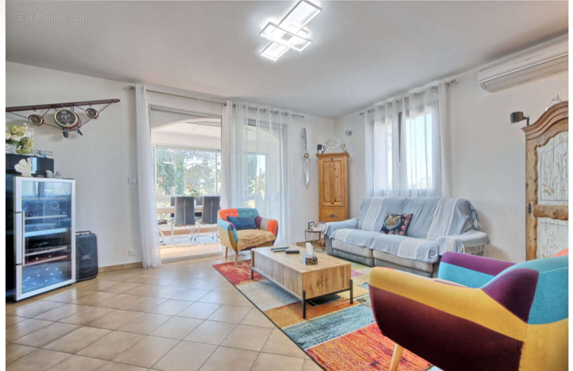 Appartement à LA CRAU