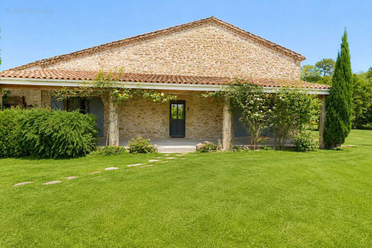 Domaine avec gîte et écuries - photo 5