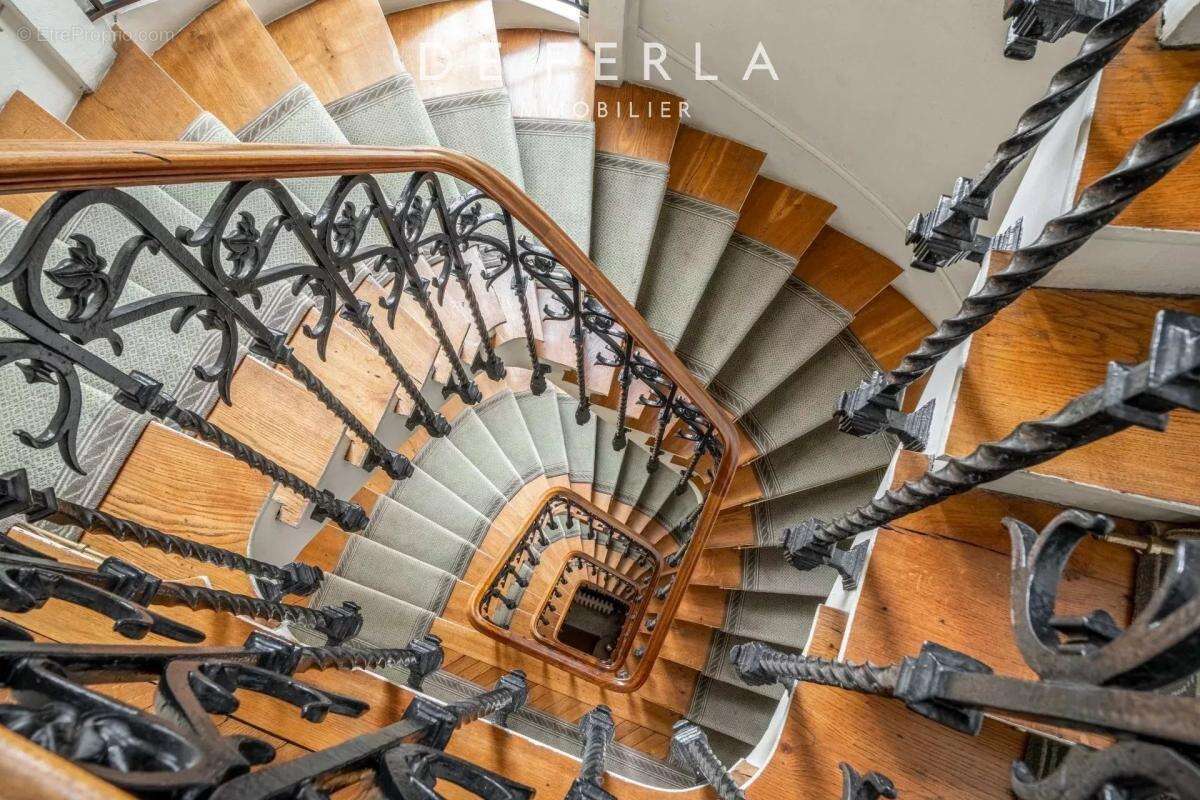 Appartement à PARIS-14E