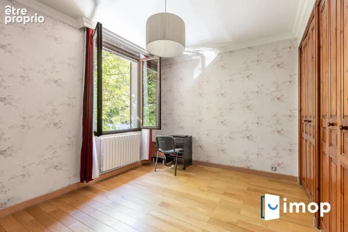Quartier Mairie. 2mn RERA. Maison familiale 4/5ch. Jardin - photo 15
