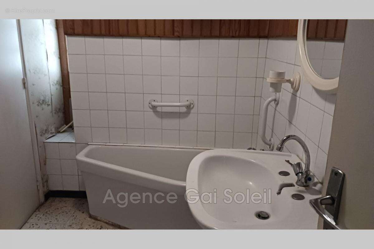 Maison à NISSAN-LEZ-ENSERUNE