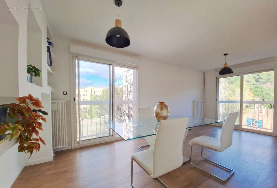 Volume rare de 102 m2 utiles, rénové à neuf + Garage XXL - photo 7