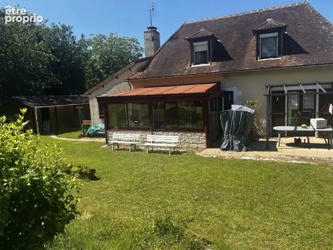 Maison à SAINT-HILAIRE-SUR-BENAIZE