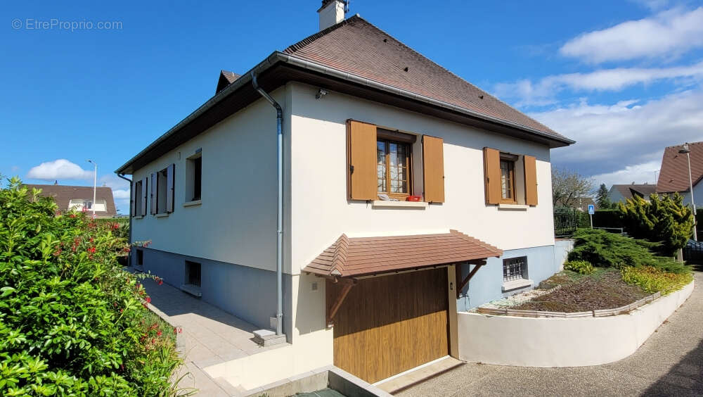 Maison à CORMELLES-LE-ROYAL